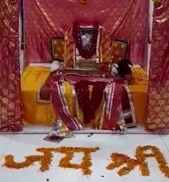 In Pics: कोटा के इस श्रीकृष्ण मंदिर में श्रीनाथ जी के बाल स्वरूप के चरणों की होती है पूजा, ये है मान्यता