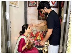 Ram Charan: రామ్ చరణ్ బ్లెస్సింగ్స్ తీసుకుంటున్న ఉపాసన - ఫొటో వైరల్