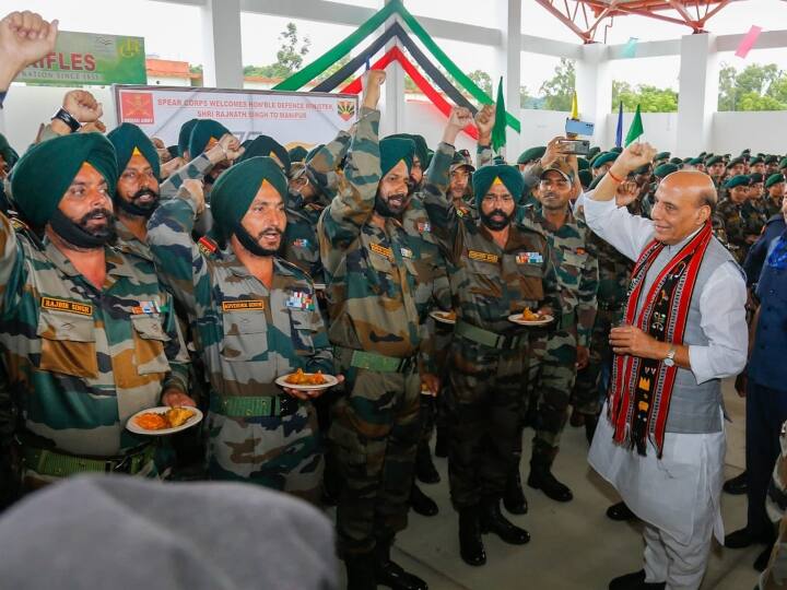 Manipur Defence minister Rajnath singh Wanted to join army gave exam too Assam Rifles सेना में जाना चाहते थे, परीक्षा भी दी, लेकिन...असम राइफल्स के कार्यक्रम में बोले राजनाथ सिंह