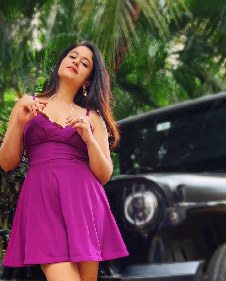 சேல சேல சேல கட்டுனா குறு குறு குறுன்னு பாப்பாங்க