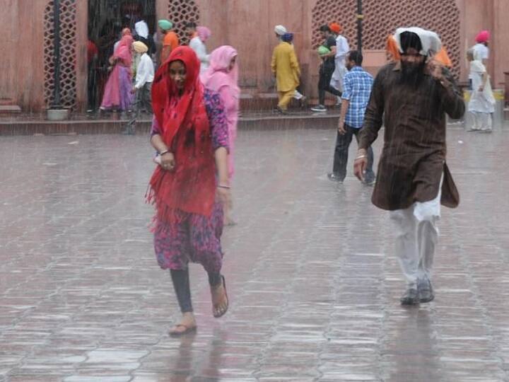 Punjab Weather Forecast Today 19 August 2022 IMD Alert for Light to Moderate Rain in Amritsar Jalandhar Ludhiana Patiala Punjab Weather Forecast Today: पंजाब में बारिश का दौर बरकरार, इन जिलों में गर्मी करेगी परेशान, जानें मौसम का पूरा हाल