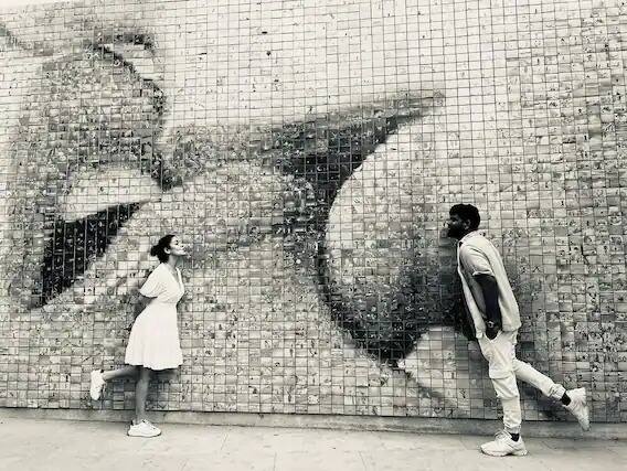 ਵਿਗਨੇਸ਼ ਆਪਣੇ ਸਪੇਨ ਵੇਕੇਸ਼ਨ ਦੀਆਂ ਕਾਫੀ ਤਸਵੀਰਾਂ ਸ਼ੇਅਰ ਕਰ ਰਹੇ ਹਨ। ਹਾਲ ਹੀ 'ਚ ਉਸ ਨੇ ਕਿੱਸ ਵਾਲ ਦੀਆਂ ਤਸਵੀਰਾਂ ਸ਼ੇਅਰ ਕੀਤੀਆਂ ਹਨ।