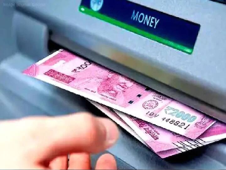 Now you will not be able to withdraw money from ATM more than 4 times for free ATM Money Withdraw: ਹੁਣ ATM ਤੋਂ 4 ਵਾਰ ਤੋਂ ਜ਼ਿਆਦਾ ਮੁਫਤ 'ਚ ਨਹੀਂ ਕੱਢ ਸਕੋਗੇ ਪੈਸੇ, ਕੱਟਣਗੇ 173 ਰੁਪਏ?