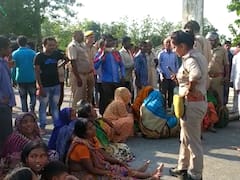 संविदा स्वास्थ्यकर्मी की मौत पर मृतक की पत्नी ने CMO पर लगाए गंभीर आरोप, ठहराया मौत का जिम्मेदार