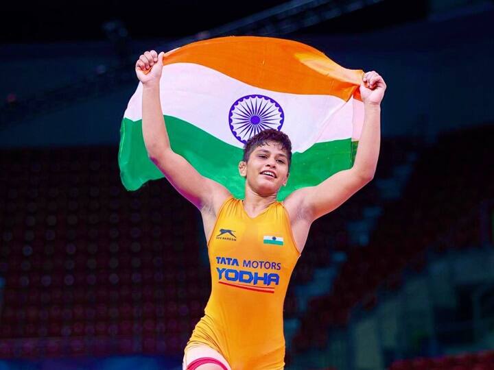 Paris Olympics 2024 after vinesh Phogat now wrestler antim panghal in controversies this danger is looming over her and her sister Paris Olympics: पॅरिसमधून आणखी एक वाईट बातमी; आता कुस्तीपटू अंतिम पंघाल अडचणीत, शिस्तभंगाचा आरोप, हद्दपार करण्याची शक्यता