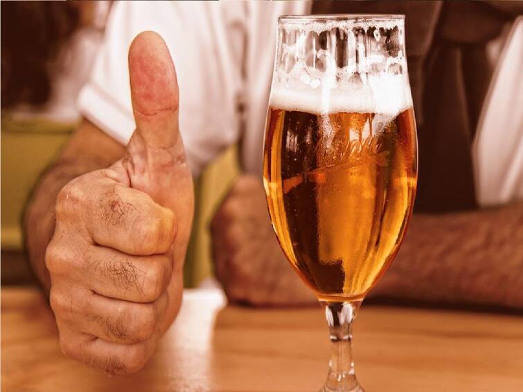 Japan urges its young people to drink more to boost economy எல்லாரும் 'குடிங்க' ப்ளீஸ்! இளைஞர்கள் இடையே மதுப்பழக்கத்தை ஊக்குவிக்கும் ஜப்பான்! என்ன காரணம்?