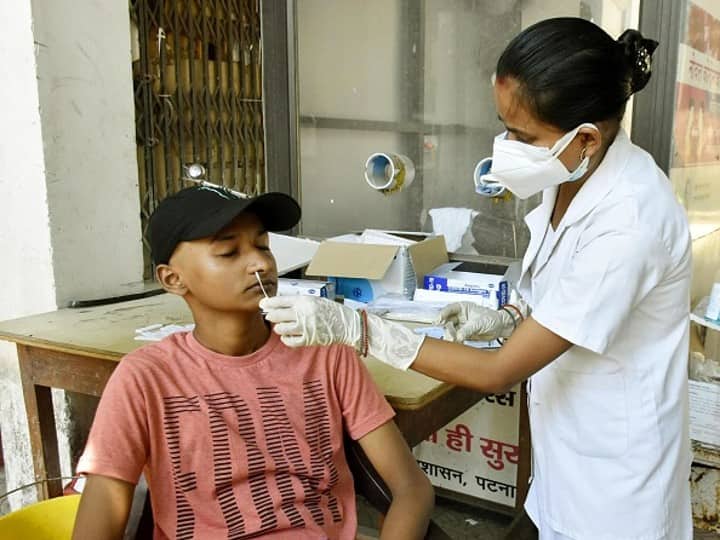 India reports 3805 fresh cases and 5069 recoveries in the last 24 hours Coronavirus : देशात कोरोनाचे 3805 रुग्ण, सक्रिय रुग्णांची संख्या 38 हजारांवर