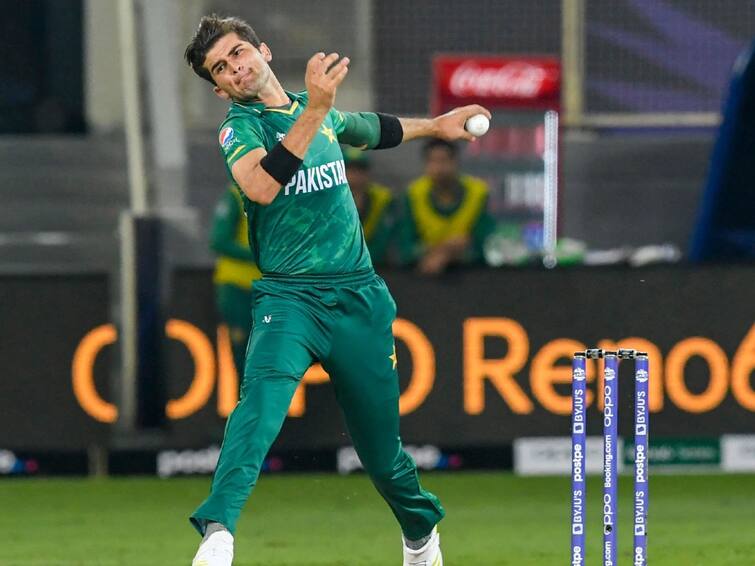 Shaheen Afridi Ace Pakistan pacer ruled out of Asia Cup Shaheen Afridi: ஆசிய கோப்பையில் இருந்து கழட்டிவிடப்பட்ட பாகிஸ்தான் புயல்!