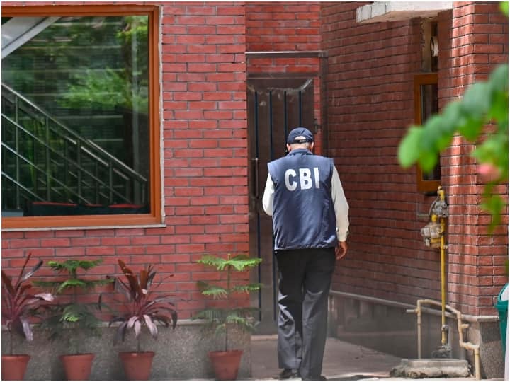 JDU Spokesperson Neeraj Kumar Says It is not a CBI Raid it is a Political Raid on RJD Leaders CBI Raid: सीबीआई रेड पर JDU की तरफ से आया पहला रिएक्शन, कहा- ये राजनीतिक छापा है