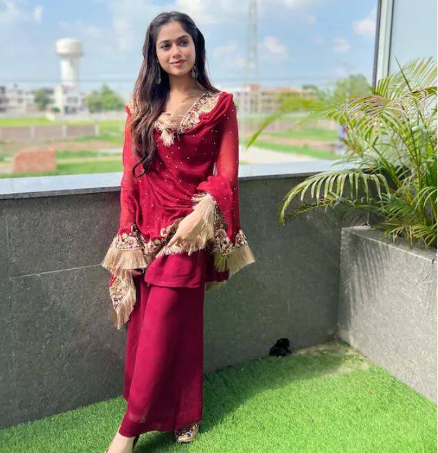 Jannat Zubair Photos: 'ਖਤਰੋਂ ਕੇ ਖਿਲਾੜੀ 12' ਫੇਮ ਅਦਾਕਾਰਾ ਜੰਨਤ ਜ਼ੁਬੈਰ ਨੇ ਹਾਲ ਹੀ 'ਚ ਆਪਣੀਆਂ ਕੁਝ ਤਸਵੀਰਾਂ ਸ਼ੇਅਰ ਕੀਤੀਆਂ ਹਨ, ਜਿਸ 'ਚ ਉਹ ਟ੍ਰਡੀਸ਼ਨਲ ਲੁੱਕ 'ਚ ਨਜ਼ਰ ਆ ਰਹੀ ਹੈ।