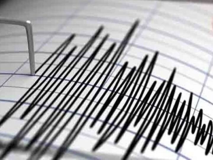 Jammu and Kashmir Earthquake tremors felt in four times in six hours Jammu News Jammu-Kashmir News: जम्मू कश्मीर में छह घंटे में महसूस किए गए चार बार भूकंप के झटके, जान-माल का नहीं हुआ कोई नुकसान