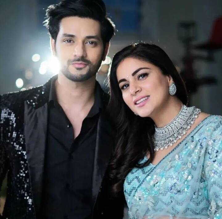 कुंडली भाग्य (Kundali Bhagya)- शक्ति अरोड़ा और श्रद्धा आर्या स्टारर इस शो में अक्सर नए-नए ट्विस्ट एंड टर्न आते रहते हैं, जो दर्शकों को इससे चिपकाकर रखते हैं. 1.8 रेटिंग के साथ ये शो टॉप 10 में शामिल है.