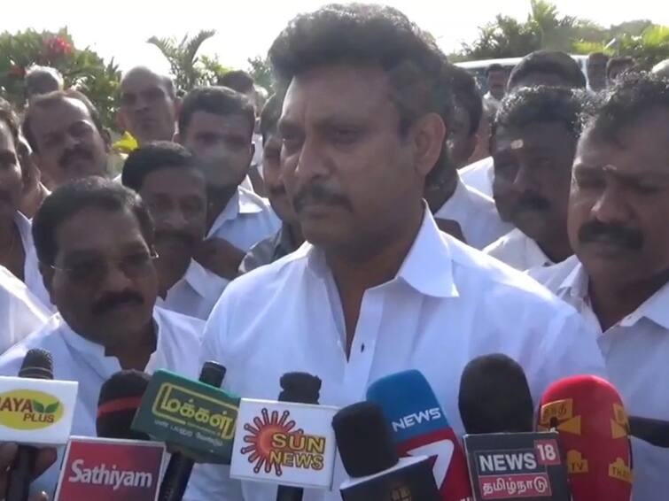 Our decision is to remove all liquor shops that are a nuisance to people says Minister Anbil Mahesh  TNN மக்களுக்கு இடையூறாக உள்ள அனைத்து மதுக்கடைகளையும் அகற்ற வேண்டும் என்பது எங்கள் முடிவு -  அமைச்சர் அன்பில் மகேஷ்