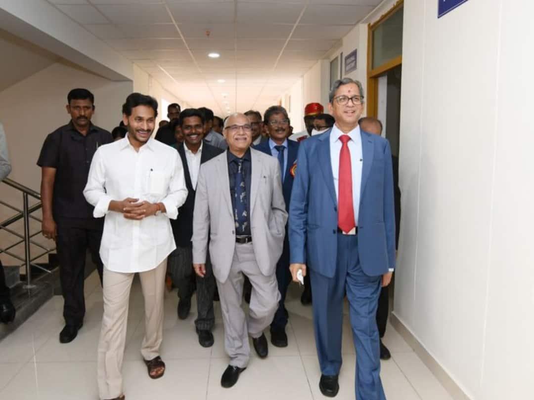 Steps needed to maintain confidence in judiciary said CJI Justice NV Ramana న్యాయవ్యవస్థపై విశ్వాసం కాపాడేలా చర్యలు అవసరం: సీజేఐ