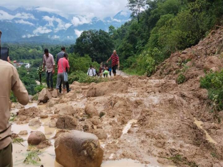Himachal Pradesh Mandi Four killed, 15 people missing due to cloudburst Mandi News: हिमाचल प्रदेश के मंडी में कुदरत का कहर, बादल फटने से चार की मौत, 15 लोग लापता