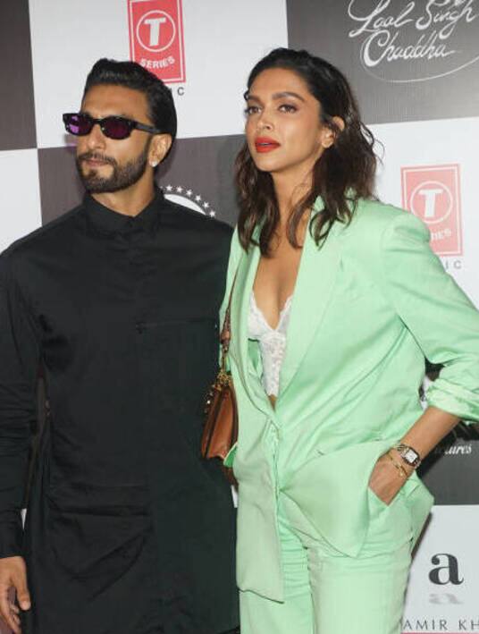 ਰਣਵੀਰ ਸਿੰਘ ਦੀਪਿਕਾ ਪਾਦੂਕੋਣ ਦਾ 119 ਕਰੋੜ ਦੇ ਬੰਗਲੇ `ਚ ਗ੍ਰਹਿ ਪ੍ਰਵੇਸ਼