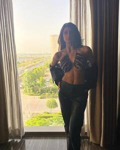 PHOTO : ब्लॅक आऊटफिटमध्ये पलक तिवारीने वाढवला इंटरनेटचा पारा!