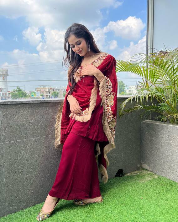 Jannat Zubair ने ट्रेडिशनल ड्रेस में ढाया कहर, खूबसूरती पर दिल हार बैठेंगे आप