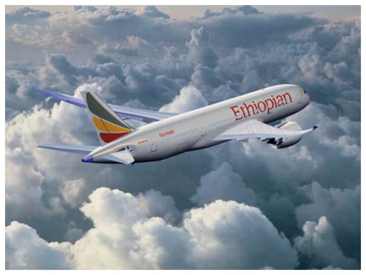 Viral: 37 हज़ार फीट की ऊंचाई पर उड़ते हुए सो गए पायलट, हवाईअड्डे में उतरने के बजाय हवा में ही घूमता रहा विमान Ethiopian Airlines pilots slept while flying an aeroplane left aviation & netizens amazed viral news on social media Viral: 37 हज़ार फीट की ऊंचाई पर उड़ते हुए सो गए पायलट, हवाईअड्डे में उतरने के बजाय हवा में ही घूमता रहा विमान