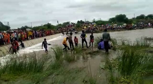 અહીંયા જન્માષ્ટમી અને નવરાત્રી બંને પર હજારો લોકો અંબાજી માતાના દર્શન આવતા લોકોની ભારે ભીડ રહે છે.