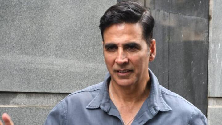 Akshay Kumar : জনপ্রিয়তায় তিনি হামেশাই ৩ খানকে টেক্কা দেন। স্বাস্থ্য সচেতনতার জন্যও অত্যন্ত সমাদৃত টিনসেল টাউনে। সেই অক্ষয় কুমারের নতুন ছবি 'কাটপুতলি'-র প্রচার।