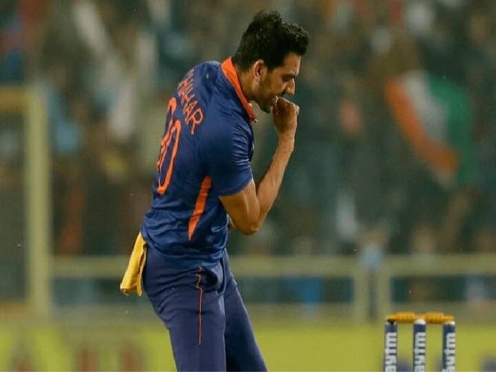 Former cricketer Saba Karim surprise when Indian pacer Deepak Chahar was not in the playing XI for the second ODI against Zimbabwe IND vs ZIM: दीपक चाहर को रेस्ट देने पर पूर्व दिग्गज ने उठाए सवाल, बोले- टीम मैनेजमेंट का फैसला समझ से परे