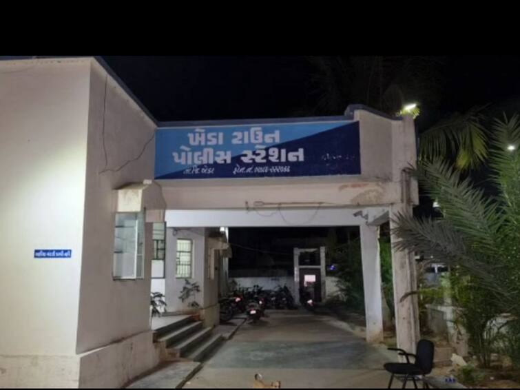 Kheda conversion racket International conversion racket caught in  Kheda, 5 detained  including South Korean man arrested KHEDA : ધર્મ પરિવર્તનનું આંતરરાષ્ટ્રીય રેકેટ ઝડપાયું, દક્ષિણ કોરિયાના શખ્સ સહીત 5 આરોપીઓની ધરપકડ