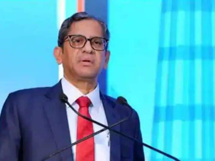 cji nv ramana concerned Growing Education Factories in the Country Center Delay in Funding Andhra Pradesh Marathi News CJI NV Ramana : देशात झपाट्याने वाढणारे शिक्षणाचे कारखाने, आंध्र प्रदेशला निधी देण्यास केंद्राकडून विलंब, भारताच्या सरन्यायाधीशांकडून चिंता व्यक्त