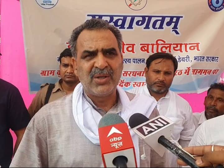 Meerut BJP on backfoot Sanjeev Balyan on Shrikant Tyagi Case of Noida ANN Shrikant Tyagi मामले पर बोले केंद्रीय मंत्री संजीव बालियान-'आरोपी व्यक्ति होता है, परिवार नहीं'