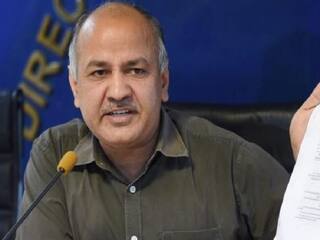 Manish Sisodia Barred From Travelling Abroad Amid Liquor Policy Probe துணை முதல்வருக்கே கட்டுப்பாடு...வெளிநாடுகளுக்கு செல்ல தடை...ஆம் ஆத்மி கட்சியை இலக்காக மாற்றிய பாஜக 