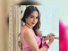 PHOTO : नार नट खट नट खट अवखळ तोऱ्याची… ‘चंद्रा’ फेम अमृताचा घायाळ करणारा लूक!