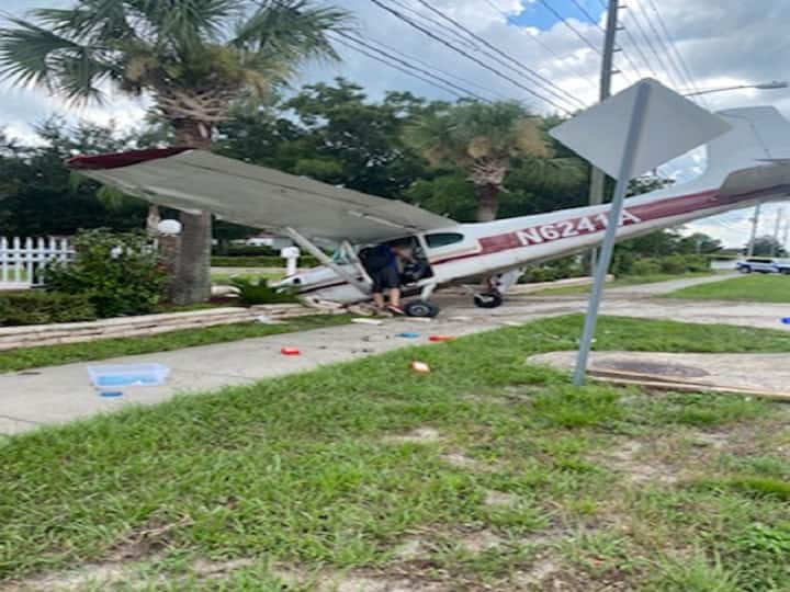 WATCH Video shows moment plane slams into road in Orange County Watch Video: சாலையில் விழுந்த விமானம்.. அலறி ஓடிய வாகன ஓட்டிகள்.. பதறவைத்த காட்சிகள்..