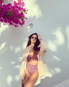 Natasa Stankovic: सोशल मीडिया पर छाई हार्दिक पांड्या संग नताशा की ये तस्वीरें, दिखा एक्ट्रेस का ग्लैमरस अंदाज