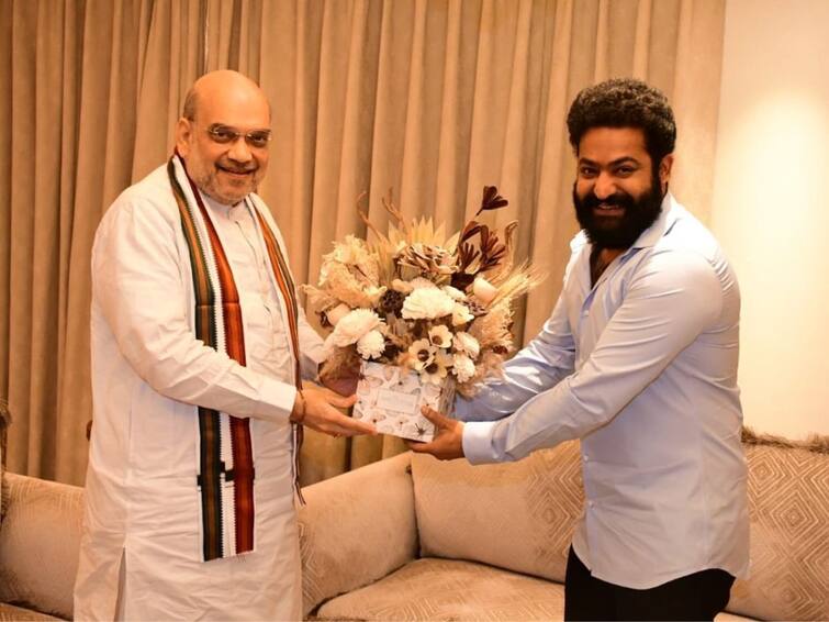 Amit Shah Meets Jr NTR: Union Minister Amit Shah meets Actor Jr NTR At Shamshabad Jr NTR Amit Shah Meeting: ఎన్టీఆర్ అత్యంత ప్రతిభావంతుడైన నటుడు: తారక్‌పై కేంద్ర మంత్రి అమిత్ షా ప్రశంసలు