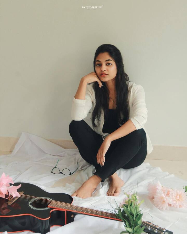 உள் எங்கும் நீயே