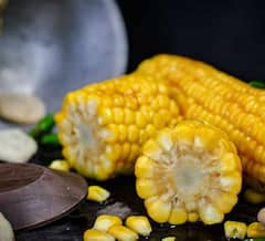 Corn benefits : पावसाळ्यात मका खाताय? जाणून घ्या आश्चर्यकारक फायदे