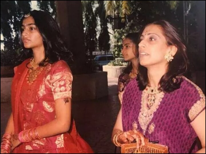 Sonam Kapoor Throwback Photo: बॉलीवुड अभिनेत्री सोनम कपूर कभी दिखती थीं ऐसी, हाल ही में बनी हैं मां