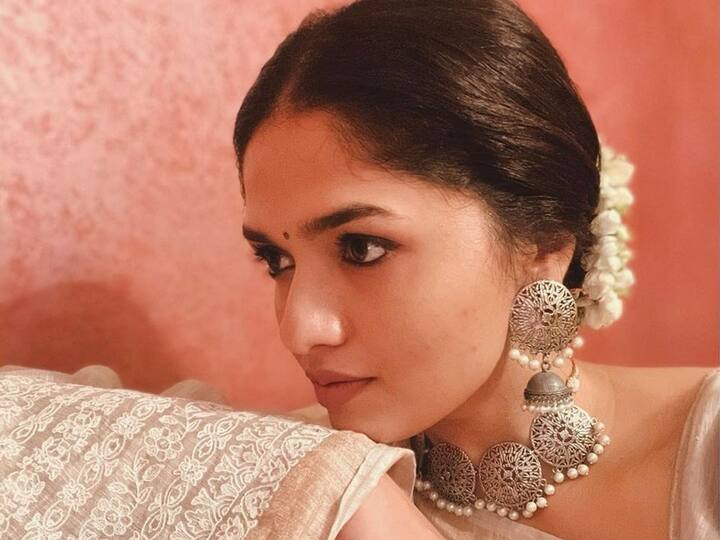 Actress Sunaina : அழகென்றால் அவள் தானா! நடிகை சுனைனாவின் சமீபத்திய புகைப்படங்கள்!