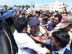 విశాఖ ఎయిర్‌పోర్టులో నారా లోకేష్ నిరసన- జగన్‌పై తీవ్రస్థాయి విమర్శలు