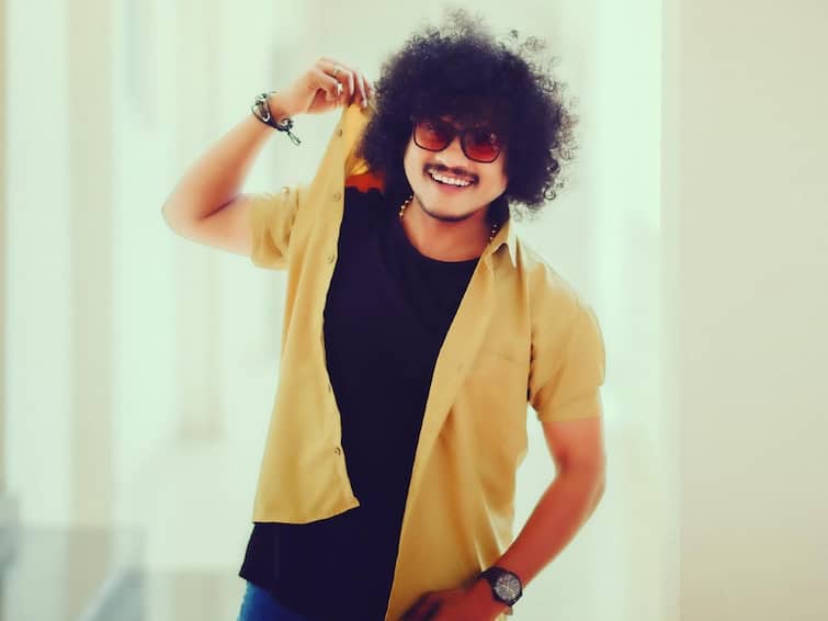 Vijay TV Actor Pugazh gives Update about Marriage கடற்கரை போட்டோஷூட்.! விஜய் டிவி நட்சத்திரம் புகழின் திருமணம் குறித்த அப்டேட் !