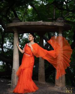 Anasuya: ఆరెంజ్ కలర్ శారీలో అనసూయ అందాలు - ఎంత పొగిడినా తక్కువే!