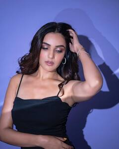 Jasmin Bhasin PHOTO: જસ્મીન ભસીનના નવા ફોટોશૂટે ખેંચ્યું ફેન્સનું ધ્યાન