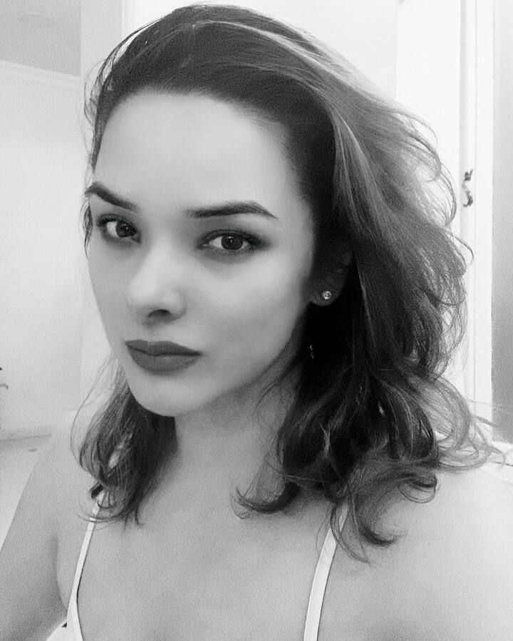 उदिता के द्वारा सोशल मीडिया पर शेयर की गई इन तस्वीरों में देखा जा सकता है कि पहले मुकाबले वो कितना बदल चुकी हैं.