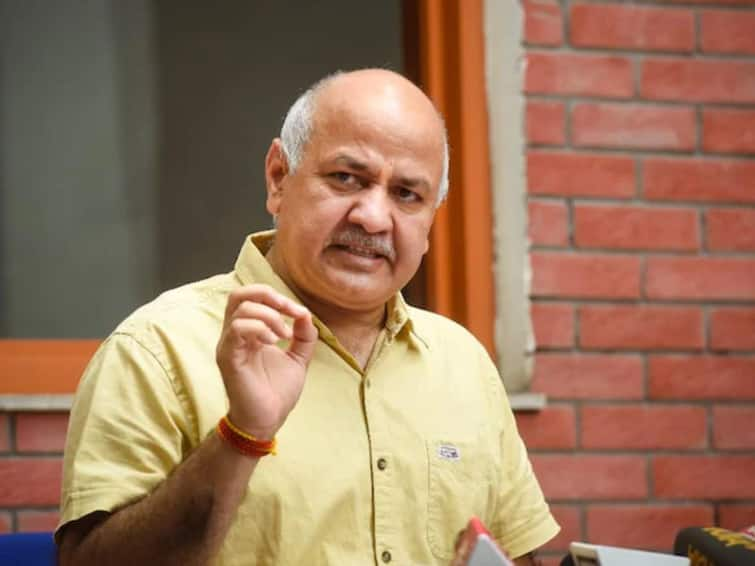 liquor policy officers says cbi has not issued  lookout circular to manish sisodia  Delhi Liquor Policy : मनीष सिसोदियांना लुकआऊट नोटीस पाठवलीच नाही, सीबीआयचं स्पष्टीकरण  