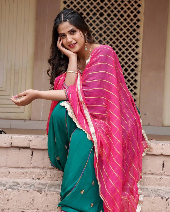 प्रांजल दहिया जल्द ही ‘बदमाशी’ सॉन्ग (Badmashi Song) में कप्तान (Kaptaan) के साथ नजर आने वाली हैं. ये गाना 23 अगस्त 2022 को रिलीज होगा.