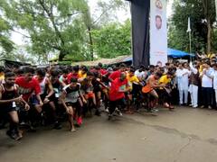 konkan Marathon : कोकण वर्षा मॅरेथॉन स्पर्धेला प्रतिसाद, धावपटू कविता राऊतची उपस्थिती, पाच हजार स्पर्धकांचा सहभाग