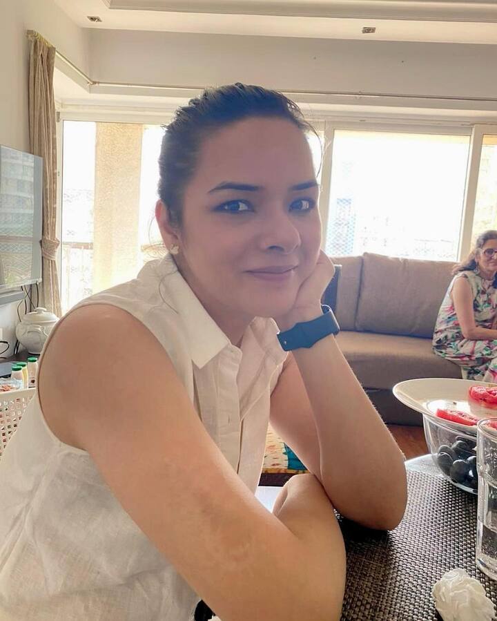 उनकी लेटेस्ट तस्वीरों को देखकर आप पहचान नहीं पाएंगे कि ये वो ही एक्ट्रेस हें, जिसने कभी अपने ग्लैमर से लोगों को दीवाना बनाया था.