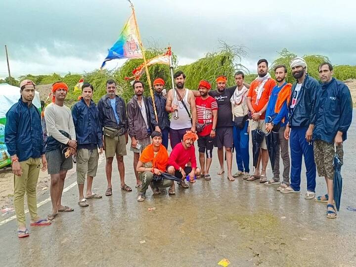 कोरोना महामारी के कारण बीते दो साल रामदेवरा मेला आयोजन नहीं हो सका था. इस बार दो साल बाद आयोजित हो रहे मेले को लेकर भक्तों में उत्साह दिखाई दे रहा है. ऐसे में इस साल अधिक संख्या में भक्तों के आने की उम्मीद है. प्रशासन का मानना है कि 30-35 लाख भक्त मेले में शामिल होंगे. पिछले दिनों मंदिरों में हुए हादसों से सबक लेते हुए भीड़ प्रबंधन के लिए व्यापक व्यवस्था की जा रही है.