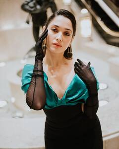 PHOTO:  तमन्ना भाटियाचा ग्लॅमरस लूक; फोटो पाहून चाहते म्हणाले वाह!