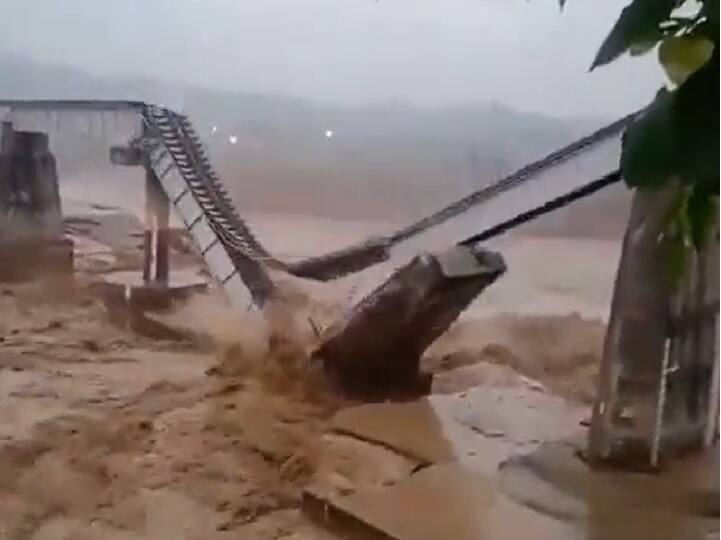 Punjab-Himachal Pradesh Chakki railway bridge broken due to rain not single train for Jogindernagar-Pathankot Himachal Rain: पंजाब-हिमाचल को जोड़ने वाला चक्की रेलवे पुल बारिश से टूटा, पठानकोट-जोगिंदरनगर के लिए कई दिनों से एक भी ट्रेन नहीं